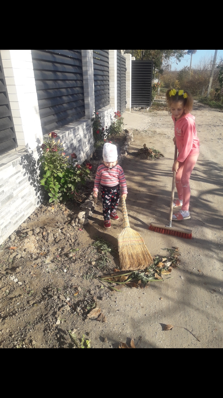 Am ajutat o pe mama la făcut curat